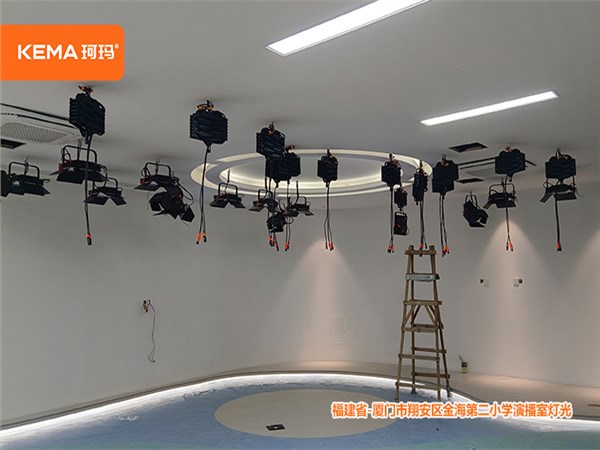 校园演播室灯光欣赏：厦门市翔安区金海第二小学演播室灯光